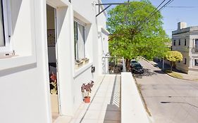 Las Blanquitas- departamentos en el casco histórico de Chascomús, a pocos metros de la laguna